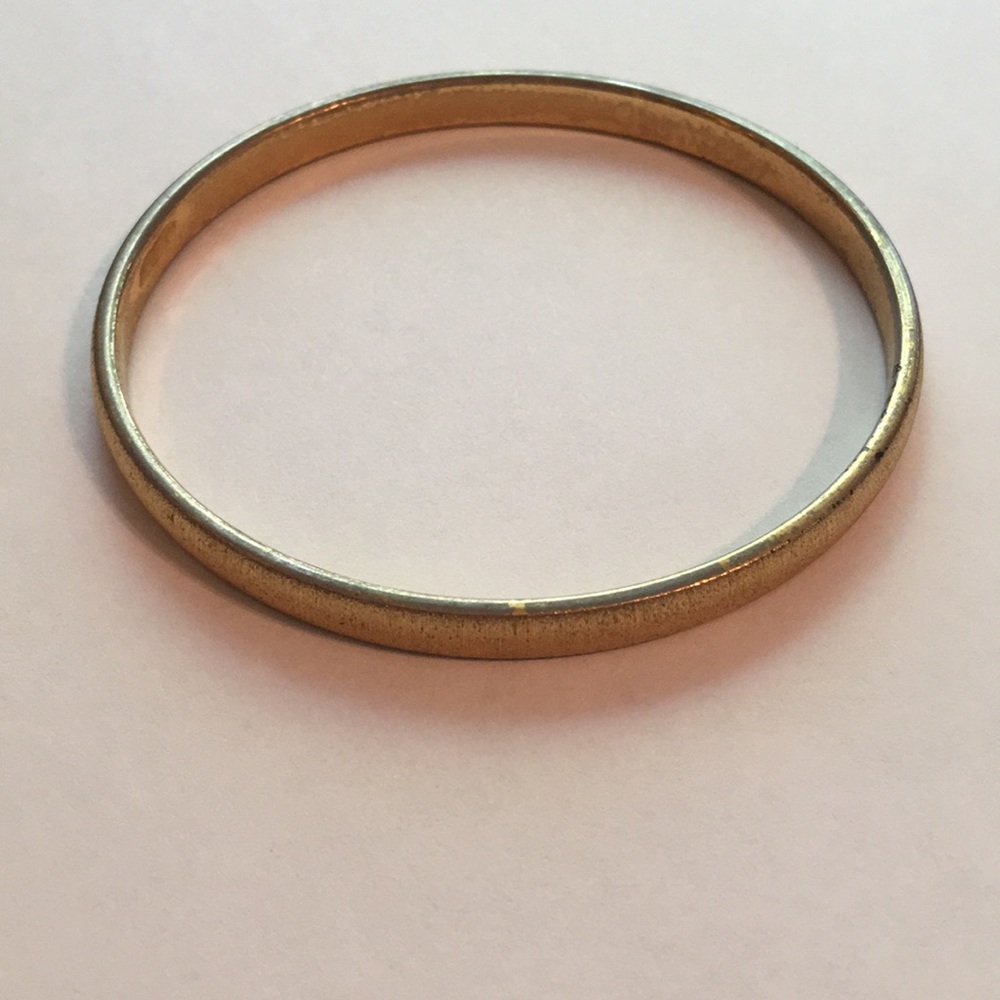 Elegant vintage burnished goldtone bangle bracelet by Monet